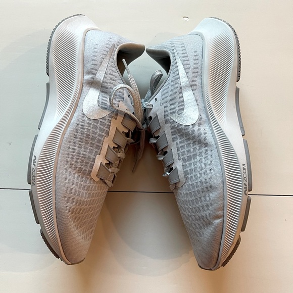 NIKE Womens Air Zoom Pegasus 37 "Platinum" Running Shoe - Picture 8 of 16